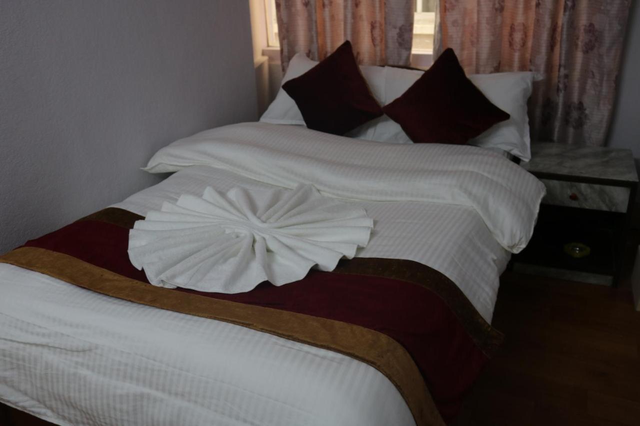 Om Tara Guest House Pvt Ltd Catmandu Exterior foto