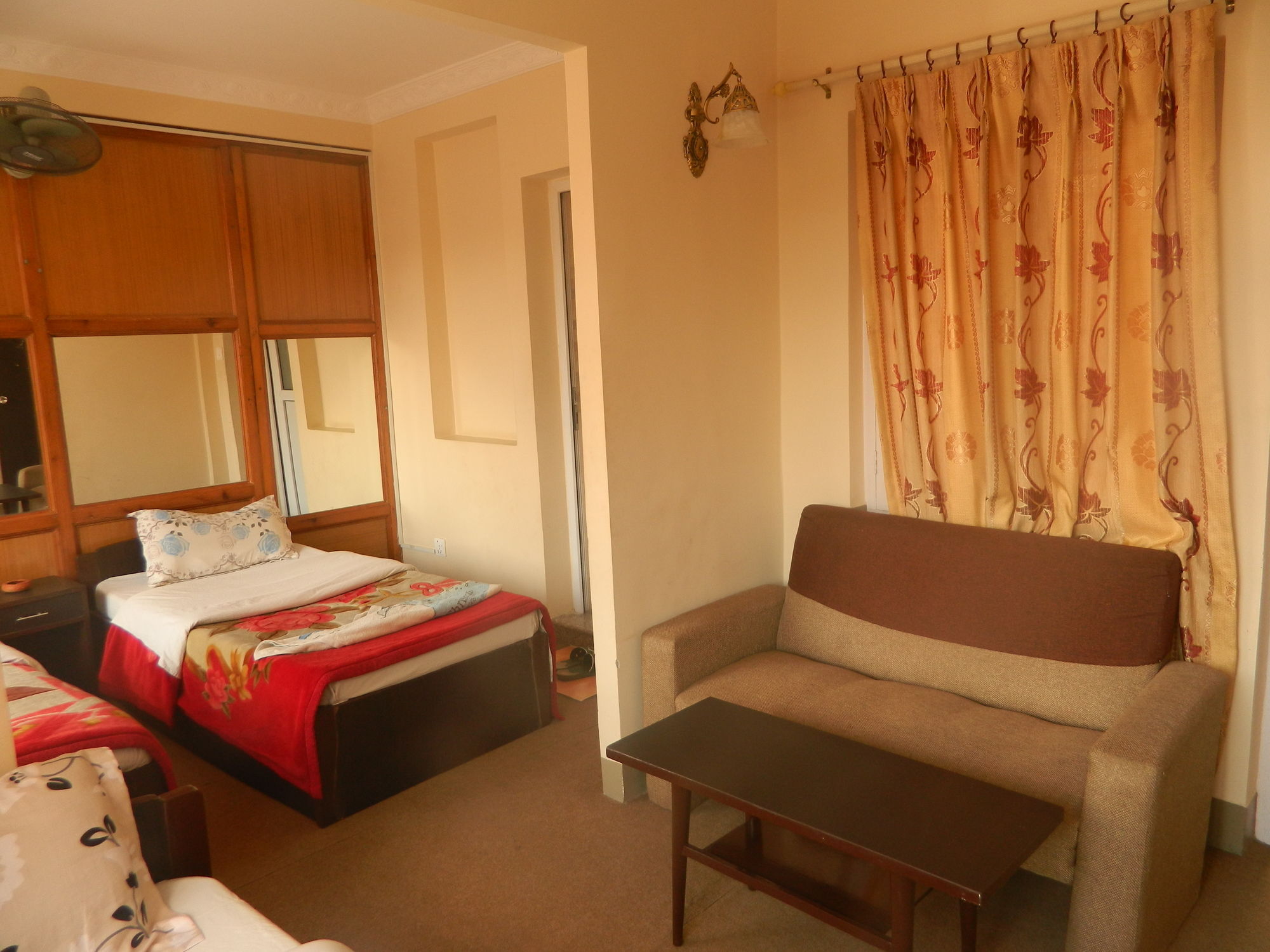 Om Tara Guest House Pvt Ltd Catmandu Exterior foto