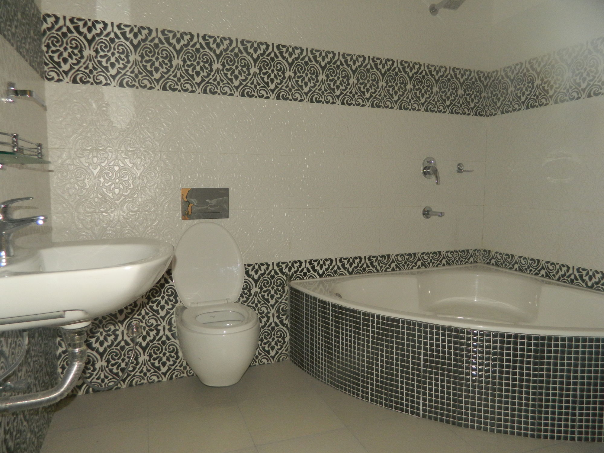 Om Tara Guest House Pvt Ltd Catmandu Exterior foto